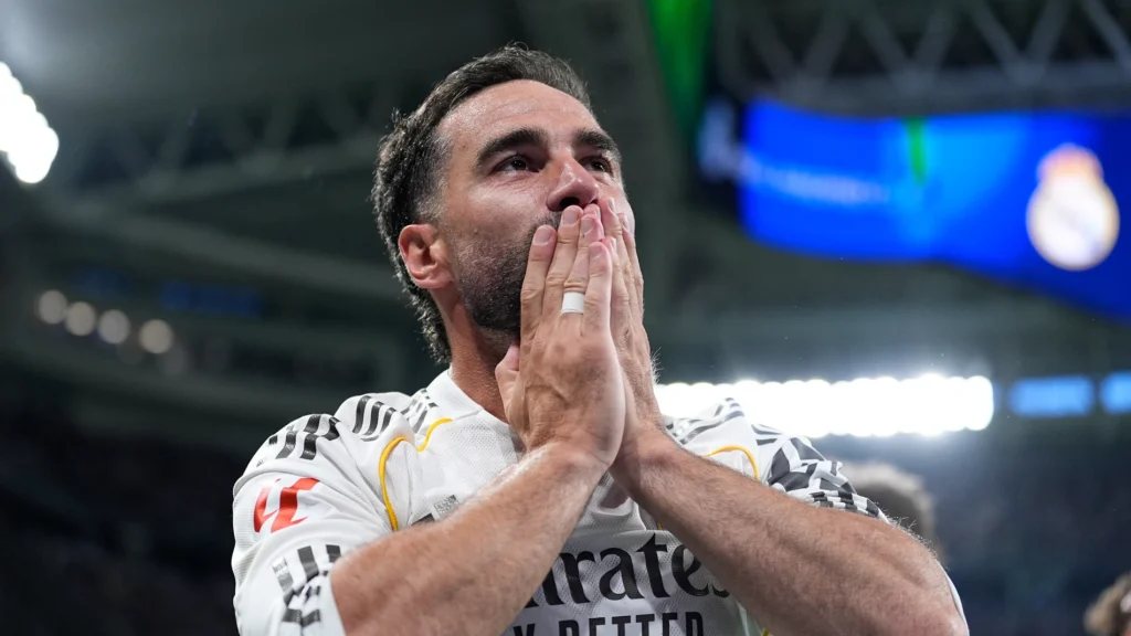 CARVAJAL EN EL BERNABEU EN SU DESPEDIDA. 